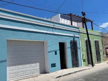 CASA REMODELADA EN BARRIO LA ERMITA