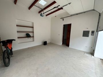 CASA REMODELADA EN BARRIO LA ERMITA