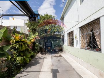 EN VENTA CASA SECTOR HOSPITAL DEL SEGURO