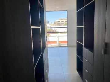 VENDO DEPARTAMENTO 2 RECAMARAS 2 BAÑOS 1 ESTAC. Y ROOF GARDEN COMUN