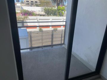 VENDO DEPARTAMENTO 2 RECAMARAS 2 BAÑOS 1 ESTAC. Y ROOF GARDEN COMUN
