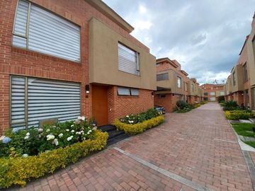 ARRIENDO CASA CAMINO DE ARRAYANES