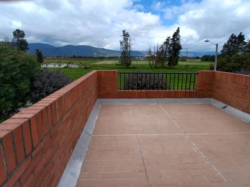 ARRIENDO CASA CAMINO DE ARRAYANES