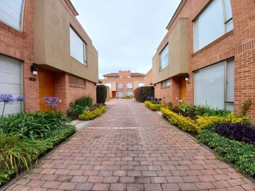 ARRIENDO CASA CAMINO DE ARRAYANES