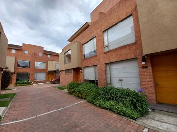 ARRIENDO CASA CAMINO DE ARRAYANES