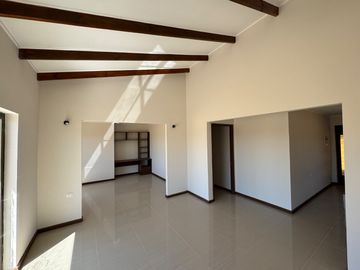 Casa Nueva 4D2B Piscina en km 7 camino a Cato, Chillán