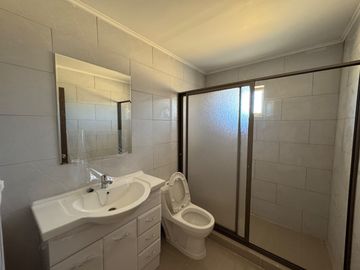 Casa Nueva 4D2B Piscina en km 7 camino a Cato, Chillán