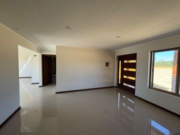Casa Nueva 4D2B Piscina en km 7 camino a Cato, Chillán