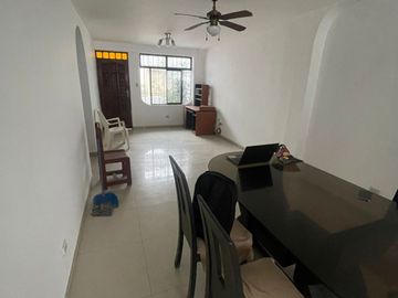 VENDO CASA MUY BIEN UBICADA DE 7 DORMITORIOS