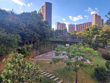 VENDO APARTAMENTO EN LOMAS DE LOS BERNAL BELEN MEDELLIN
