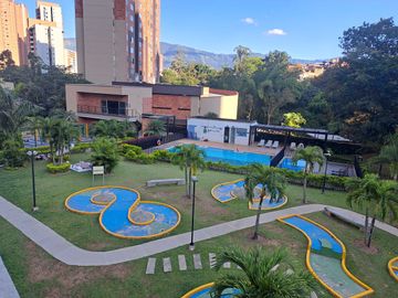 VENDO APARTAMENTO EN LOMAS DE LOS BERNAL BELEN MEDELLIN