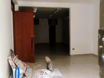 Venta De Local Comercial Frente Al Ministerio De Marina La Perla