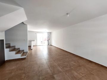 VENDO CASA 135,10 M2   CONJUNTO FAMILIAR – POMASQUI