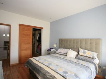 🏡 SE VENDE/ SE RENTA CASA EN TUMBACO, SEGURIDAD 24/7 Y EXCELENTE UBICACIÓN 🔑