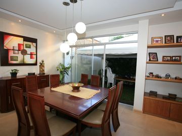 🏡 SE VENDE/ SE RENTA CASA EN TUMBACO, SEGURIDAD 24/7 Y EXCELENTE UBICACIÓN 🔑