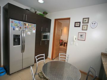🏡 SE VENDE/ SE RENTA CASA EN TUMBACO, SEGURIDAD 24/7 Y EXCELENTE UBICACIÓN 🔑