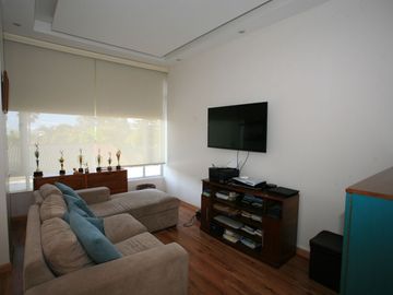 🏡 SE VENDE/ SE RENTA CASA EN TUMBACO, SEGURIDAD 24/7 Y EXCELENTE UBICACIÓN 🔑