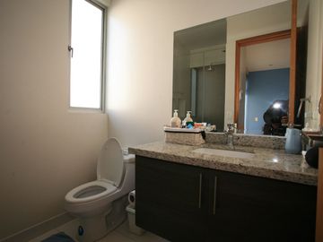 🏡 SE VENDE/ SE RENTA CASA EN TUMBACO, SEGURIDAD 24/7 Y EXCELENTE UBICACIÓN 🔑