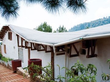 VENTA CENTRO EDUCATIVO EN HUIXQUILUCAN, ESTADO DE MEXICO.  VISTA AL BOSQUE