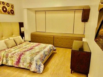 FOR SALE! 3BR Condo in One Shangri-La Place, Ortigas