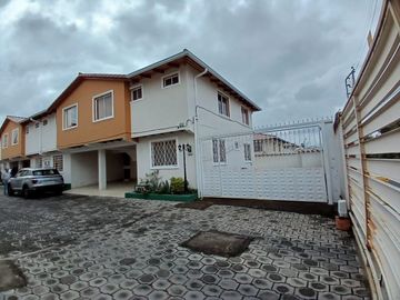 Casa en venta en Conjunto habitacional Valle de los Chillos Alangasí