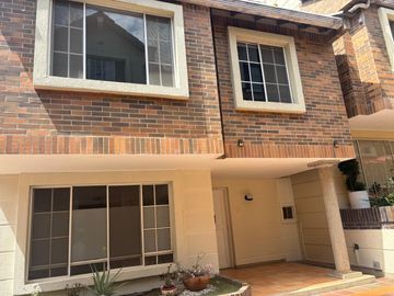 VENDO CASA CONJUNTO RESIDENCIAL CALEDONIA EN EL BARRIO TERRAZAS EN BUCARAMANGA