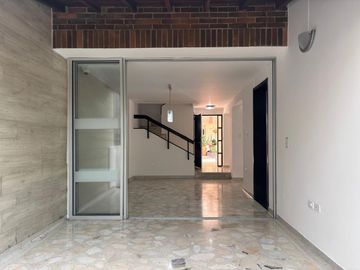 VENDO CASA CONJUNTO RESIDENCIAL CALEDONIA EN EL BARRIO TERRAZAS EN BUCARAMANGA