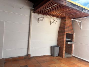 VENDO CASA CONJUNTO RESIDENCIAL CALEDONIA EN EL BARRIO TERRAZAS EN BUCARAMANGA