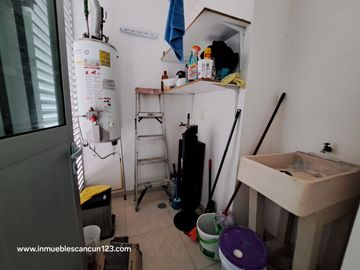 CENTRICO DEPARTAMENTO CON ELEVADOR Y ALBERCA 3 REC 2 BAÑOS 120 MTS