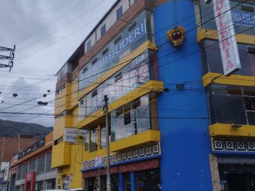 SE VENDE EDIFICIO DE 5 PISOS AL FRENTE DEL RIO HUALLAGA AL COSTADO DEL TOTTUS A.T. 290 M2 SUPER COMERCIAL Y CON LOS 5 PISOS CON RENTA MENSUAL.