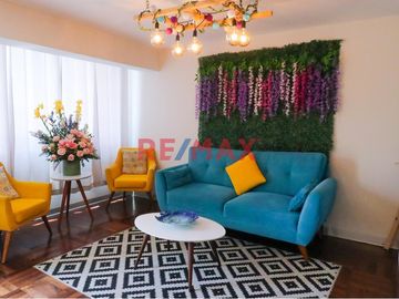 Se Vende Original Departamento Con Dos Habitaciones Y Terraza En Santa Catalina