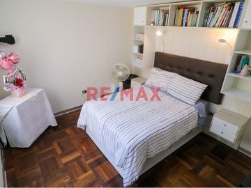 Se Vende Original Departamento Con Dos Habitaciones Y Terraza En Santa Catalina