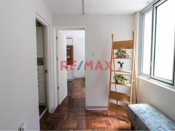Se Vende Original Departamento Con Dos Habitaciones Y Terraza En Santa Catalina