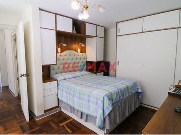 Se Vende Original Departamento Con Dos Habitaciones Y Terraza En Santa Catalina
