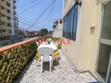Se Vende Original Departamento Con Dos Habitaciones Y Terraza En Santa Catalina