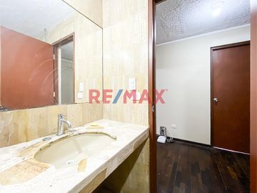Departamento En Venta En San Borja – 1Er Piso Con Estacionamiento!