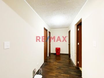 Departamento En Venta En San Borja – 1Er Piso Con Estacionamiento!