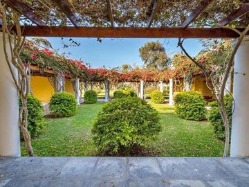 Venta De Moderna Casa De Playa En Asia Con Un Área Total De 600M2 Y 360M2 De Construida