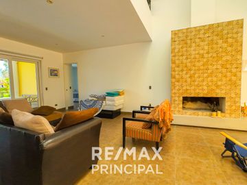 Venta De Moderna Casa De Playa En Asia Con Un Área Total De 600M2 Y 360M2 De Construida