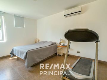 Venta De Moderna Casa De Playa En Asia Con Un Área Total De 600M2 Y 360M2 De Construida