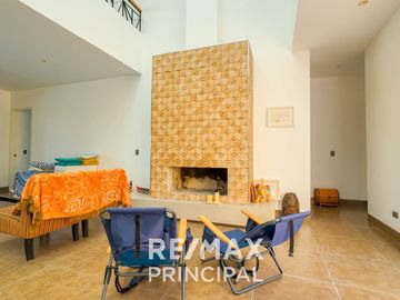 Venta De Moderna Casa De Playa En Asia Con Un Área Total De 600M2 Y 360M2 De Construida