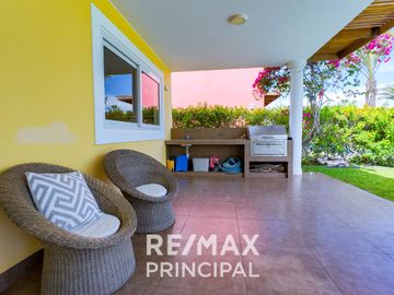 Venta De Moderna Casa De Playa En Asia Con Un Área Total De 600M2 Y 360M2 De Construida
