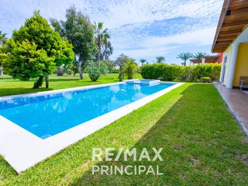 Venta De Moderna Casa De Playa En Asia Con Un Área Total De 600M2 Y 360M2 De Construida