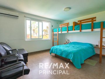 Venta De Moderna Casa De Playa En Asia Con Un Área Total De 600M2 Y 360M2 De Construida