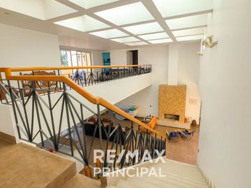 Venta De Moderna Casa De Playa En Asia Con Un Área Total De 600M2 Y 360M2 De Construida