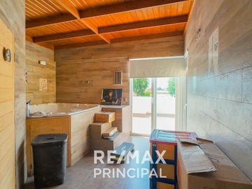 Venta De Moderna Casa De Playa En Asia Con Un Área Total De 600M2 Y 360M2 De Construida