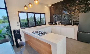 Brand New Fully Furnished 4 Bedroom House and Lot in Pineview Heights in Amadeo, Cavite For Sale