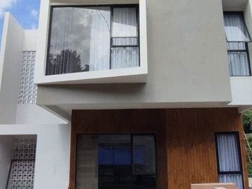 Rumah 2 Lantai Mewah Di Dago Kota Bandung Dekat ITB Ganesha Lingkungan Asri