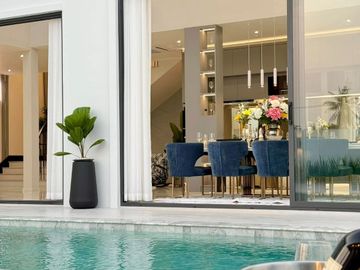 Luxury Modern Pool Villa