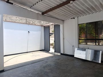 ALQUILER CASA CHACLACAYO URB. MIRASOL DE HUAMPANI 3 DORMITORIOS COCHERA